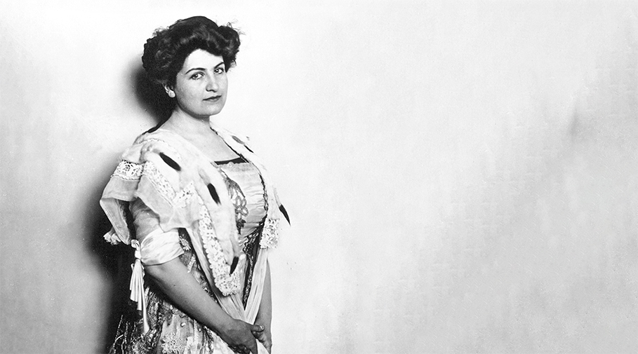 Photo of Alma Mahler.